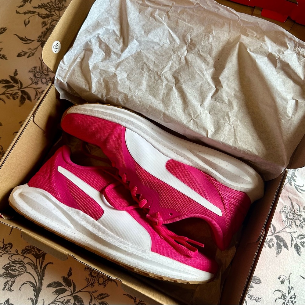 Puma Twitch Runner Hot Pink Womens Size 8